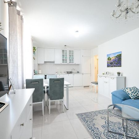 Two Bedroom Apartment With A Balcony Relja Zadar Buitenkant foto