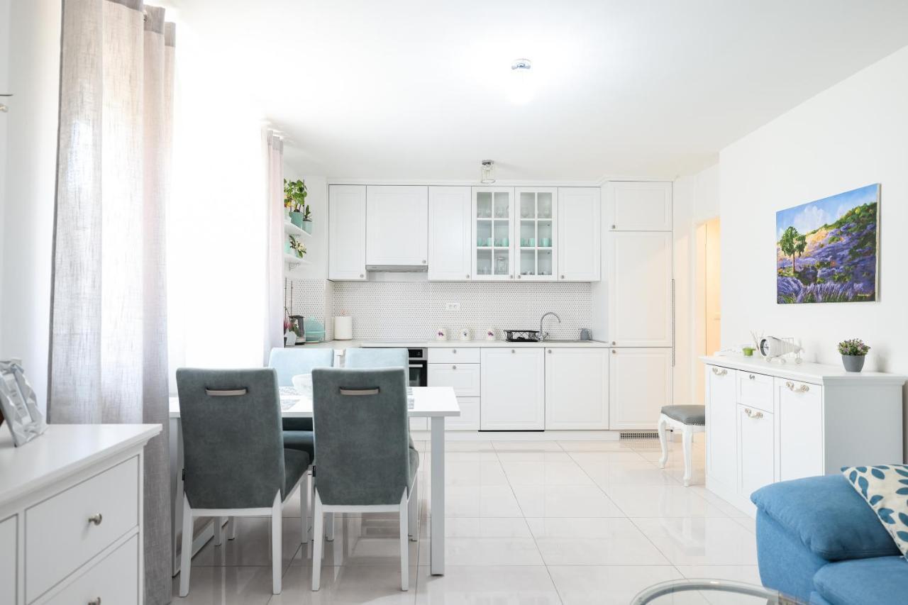 Two Bedroom Apartment With A Balcony Relja Zadar Buitenkant foto